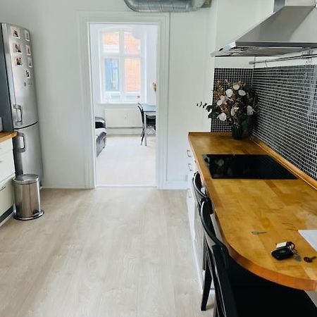 Lovely 1-Bedroom Condo In Aarhus C Εξωτερικό φωτογραφία