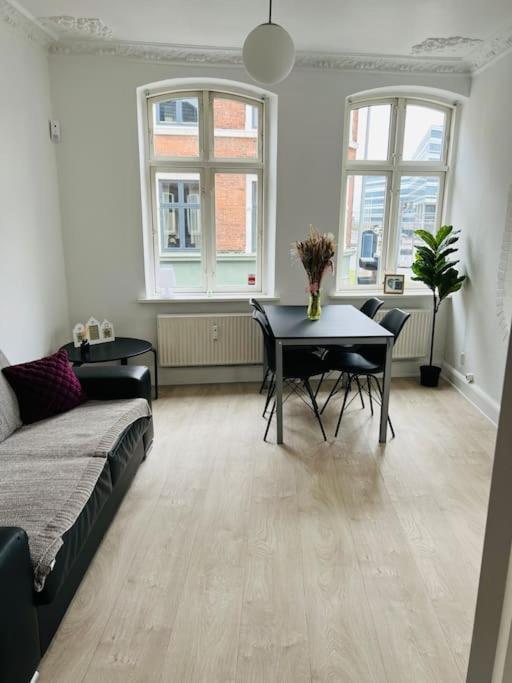 Lovely 1-Bedroom Condo In Aarhus C Εξωτερικό φωτογραφία