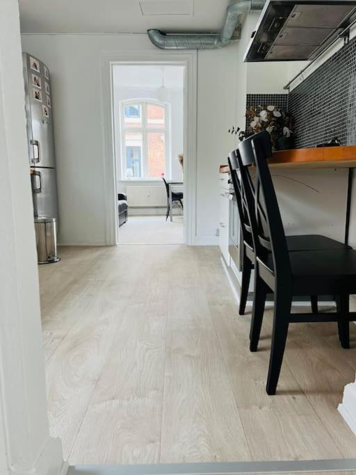Lovely 1-Bedroom Condo In Aarhus C Εξωτερικό φωτογραφία